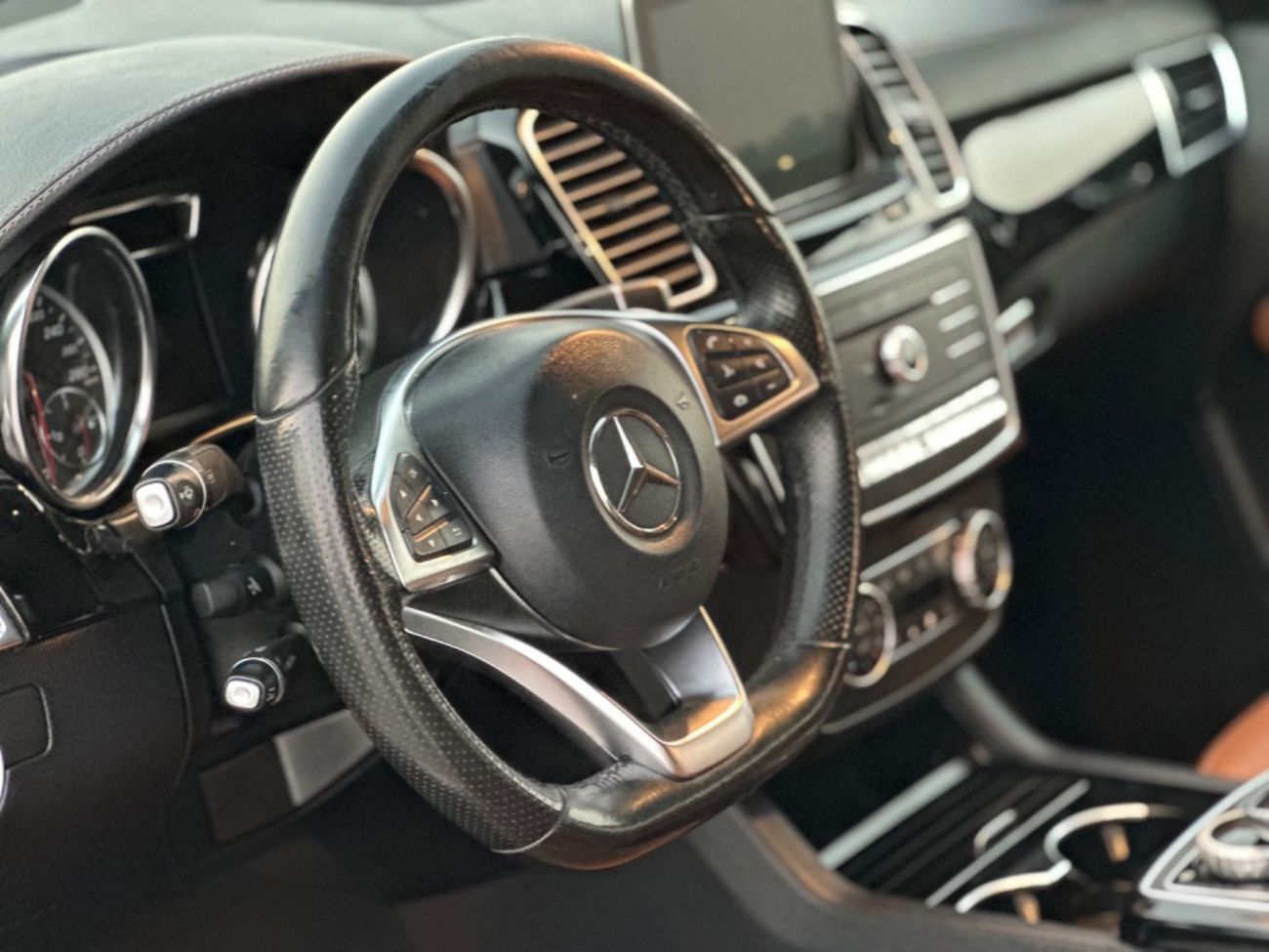 مرسيدس بنز GLE 43 AMG موديل 2019 خليجي مالك واحد من الوكاله فل مواصفات بانورما مالك اول الموتر مخزن