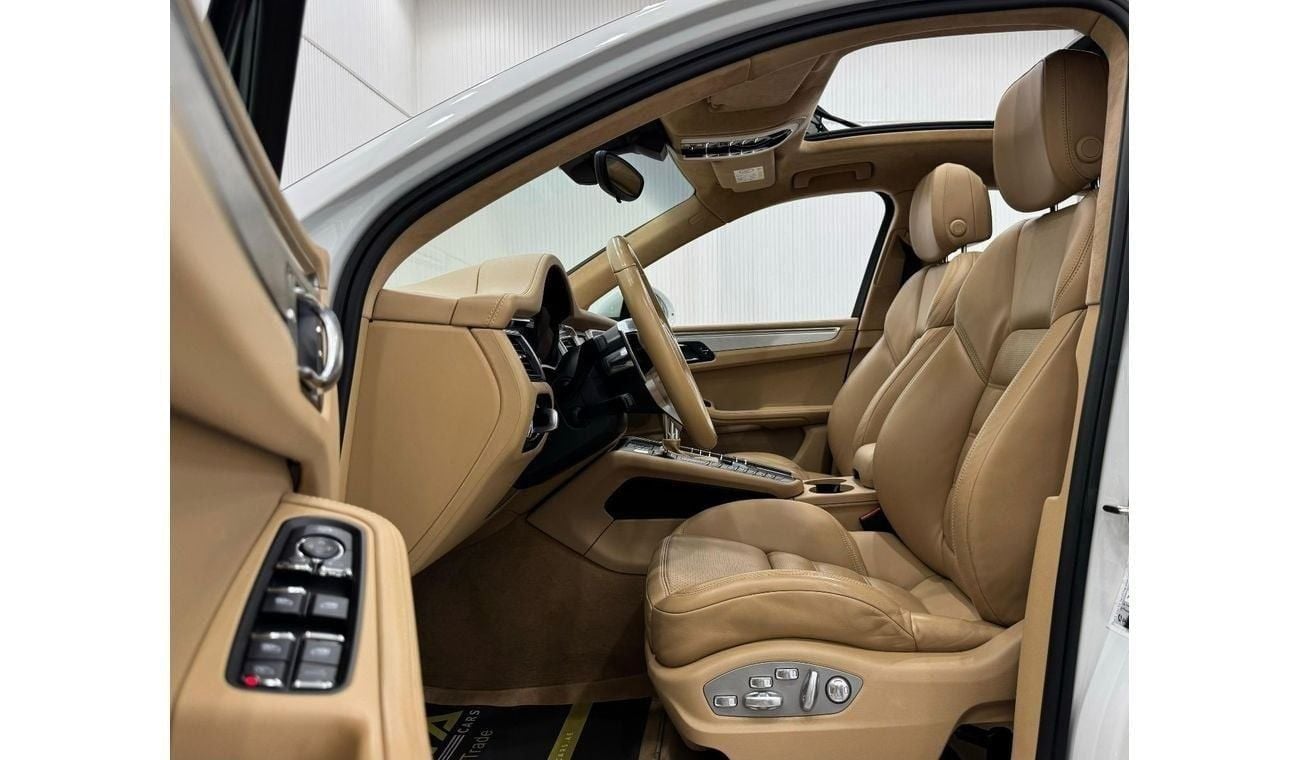 Porsche Macan Turbo 3.6L 2014 Porsche Macan Turbo, Service History, Full Options, Excellent Condition, GCC
