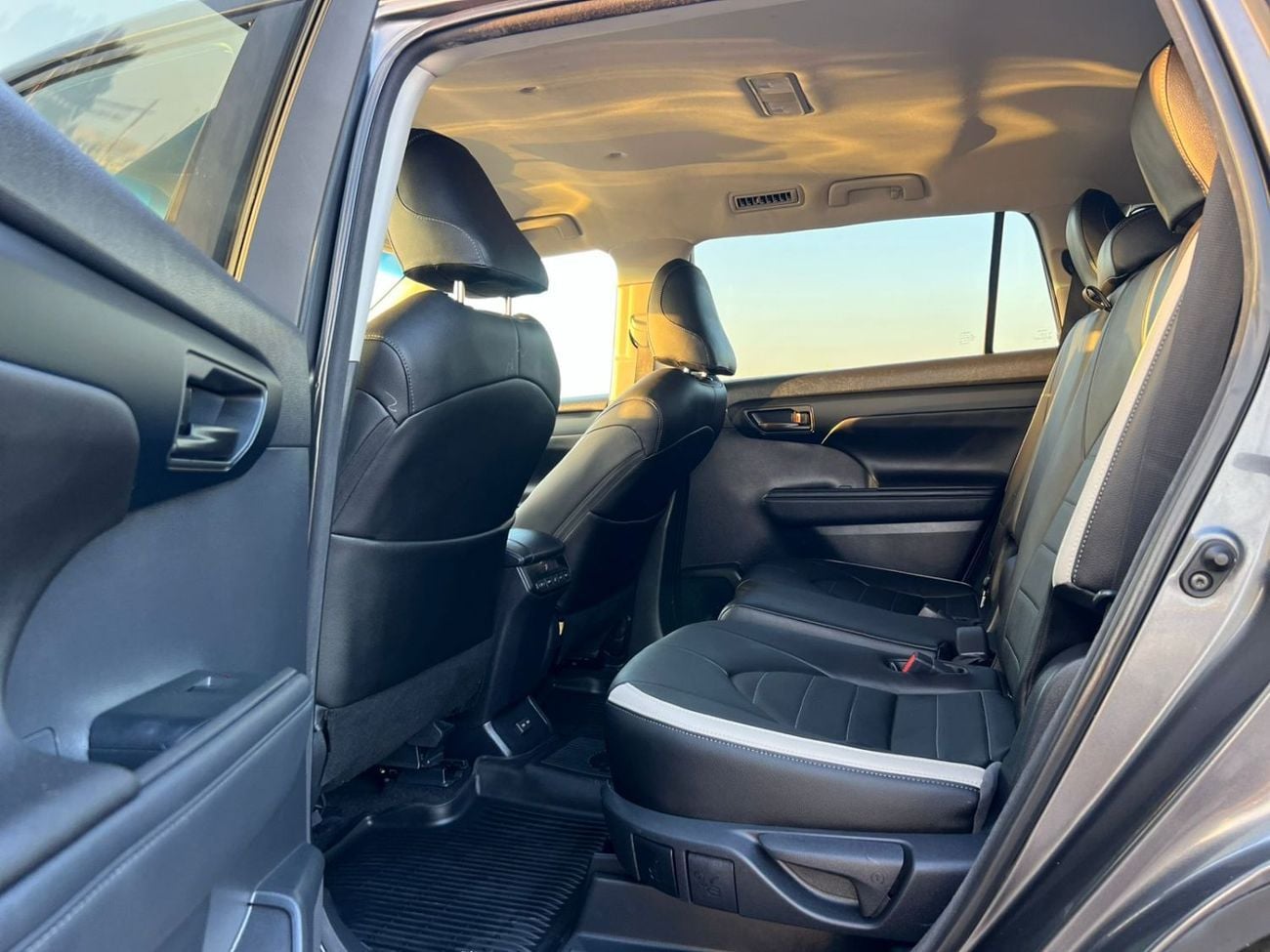 Toyota Highlander LE HEV 