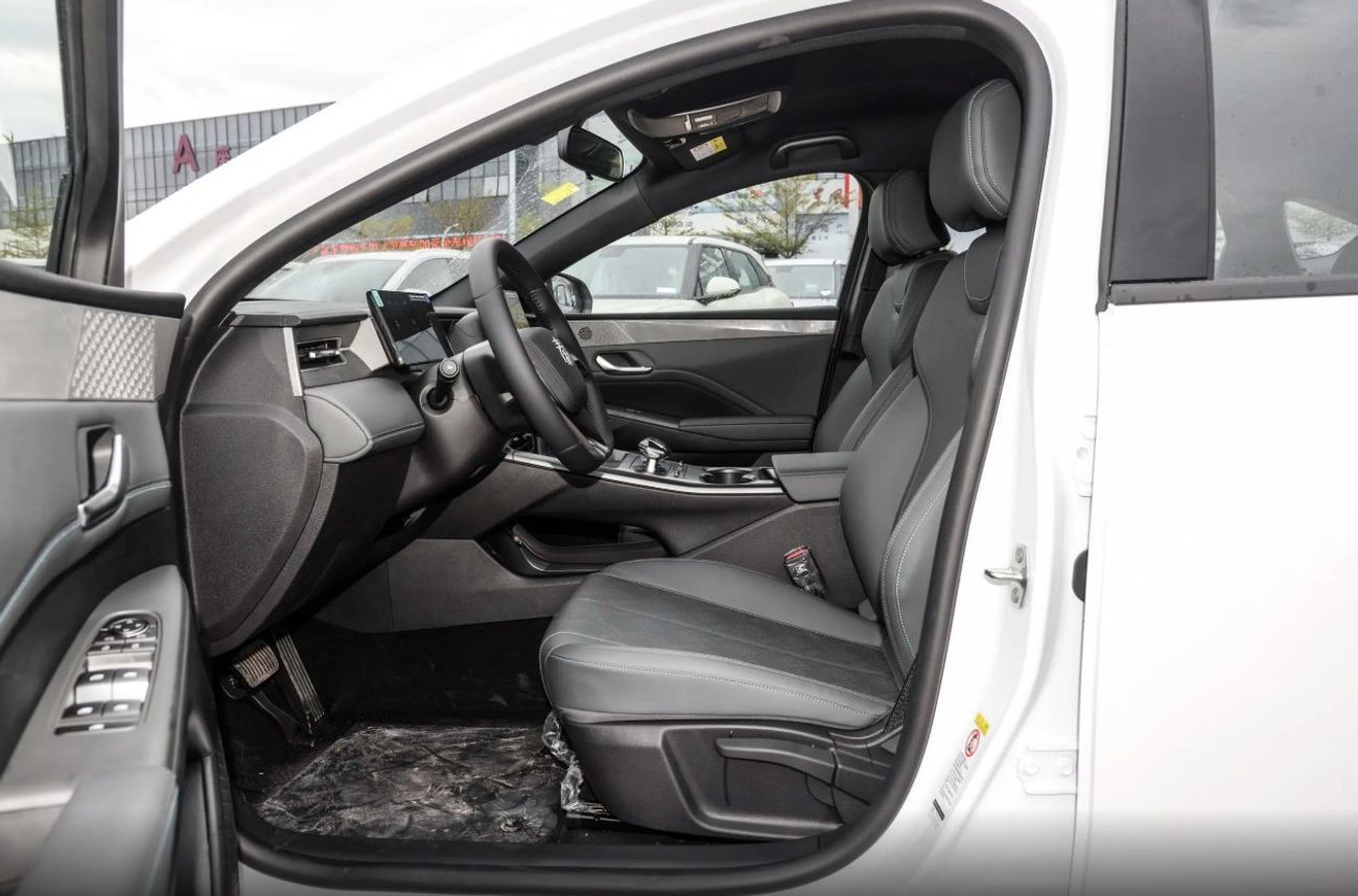 بي واي دي كين بلاس BYD QIN PLUS  DM - i 1.5L Plug-in Hybrid 55km Leading