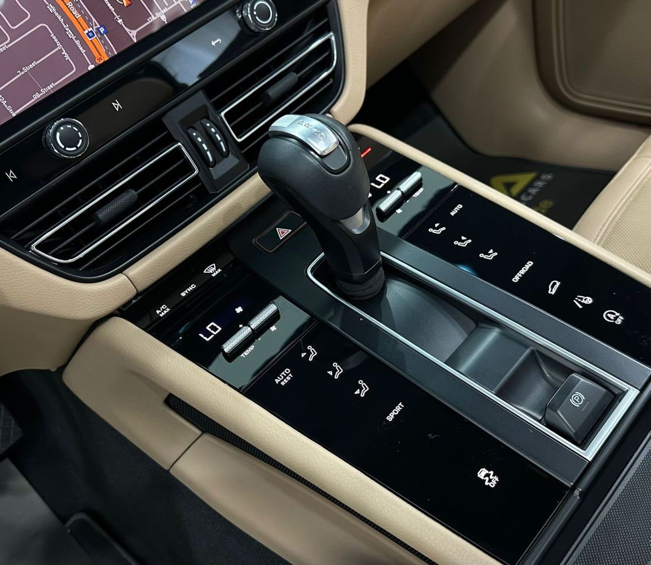 Porsche Macan 2023 Porsche Macan, February 2025 Porsche Warranty, Full Porsche Service History, Full Options, GCC