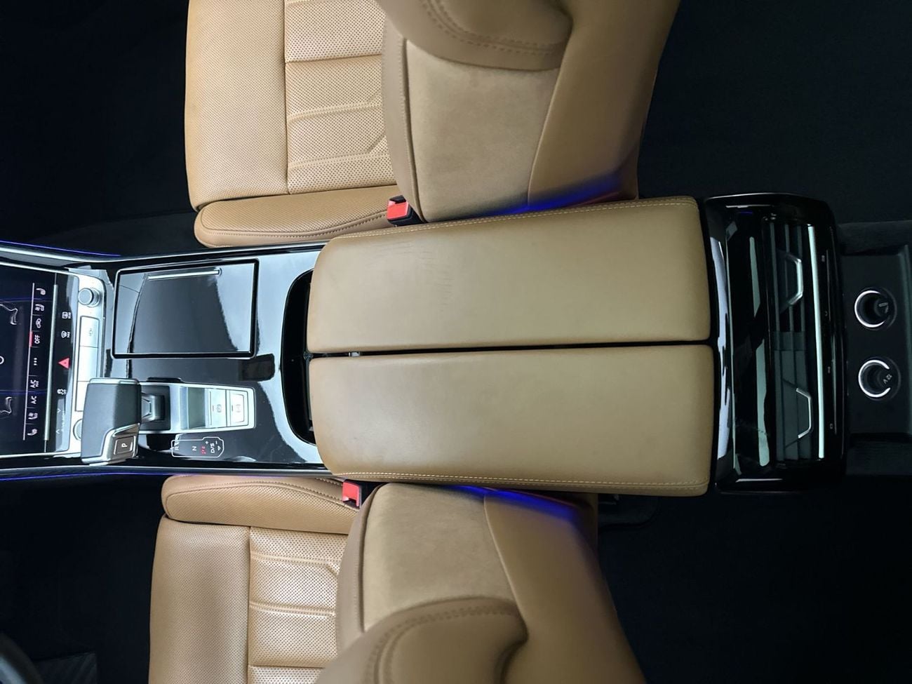 Audi A8 L 55 TFSI quattro Business Edition 3.0L (Ref# 07671)