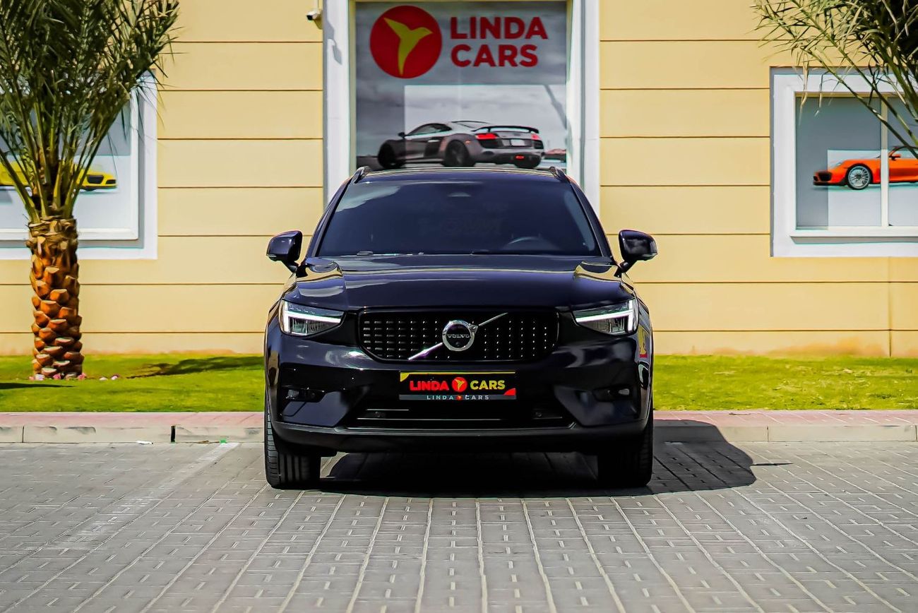 Volvo XC40 Volvo XC40 B4 2023 GCC under Agency Warranty and Service Contract with Flexible Down-Payment.