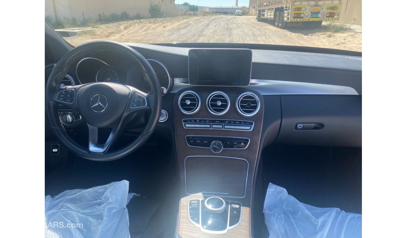 مرسيدس بنز C 300 Perfect condition