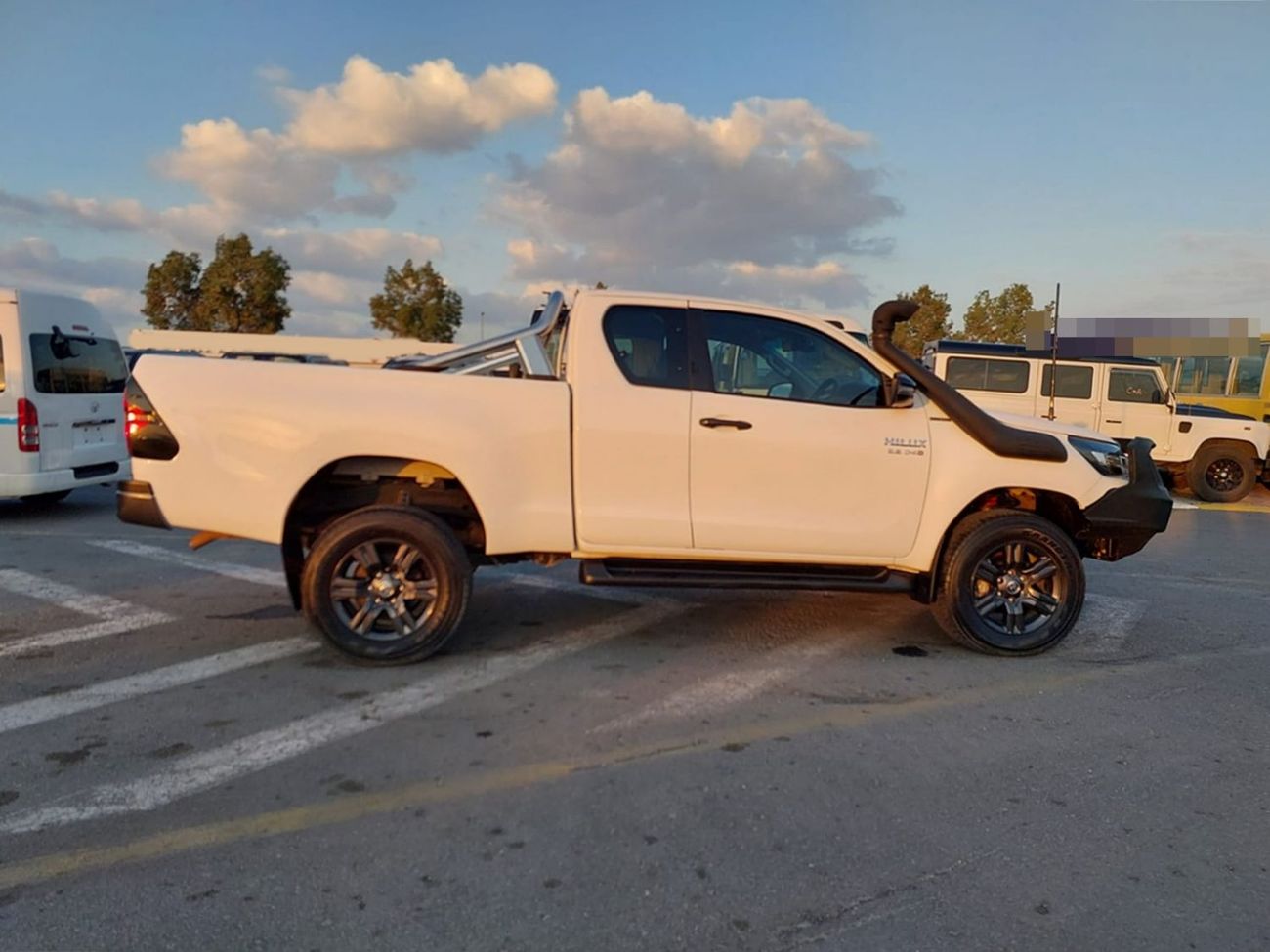 تويوتا هيلوكس TOYOTA HILUX PICKUP RHD 2022 MODEL 2.8 L DIESEL AUTOMATIC(PM73616)