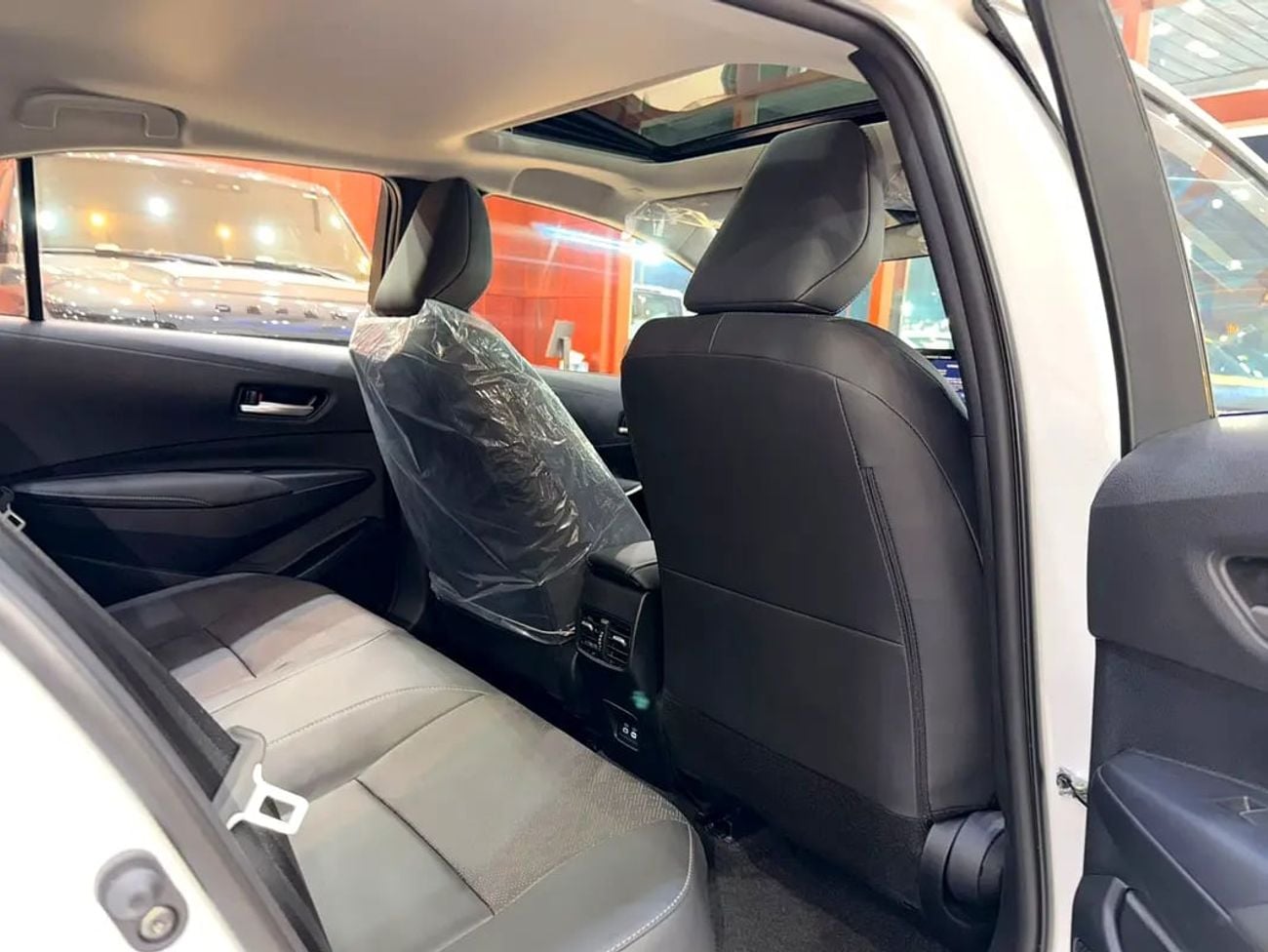 تويوتا كورولا 1.8 HYBRID ELITE EDITION (WARRANTY WITH ADDITIONAL CHARGE)