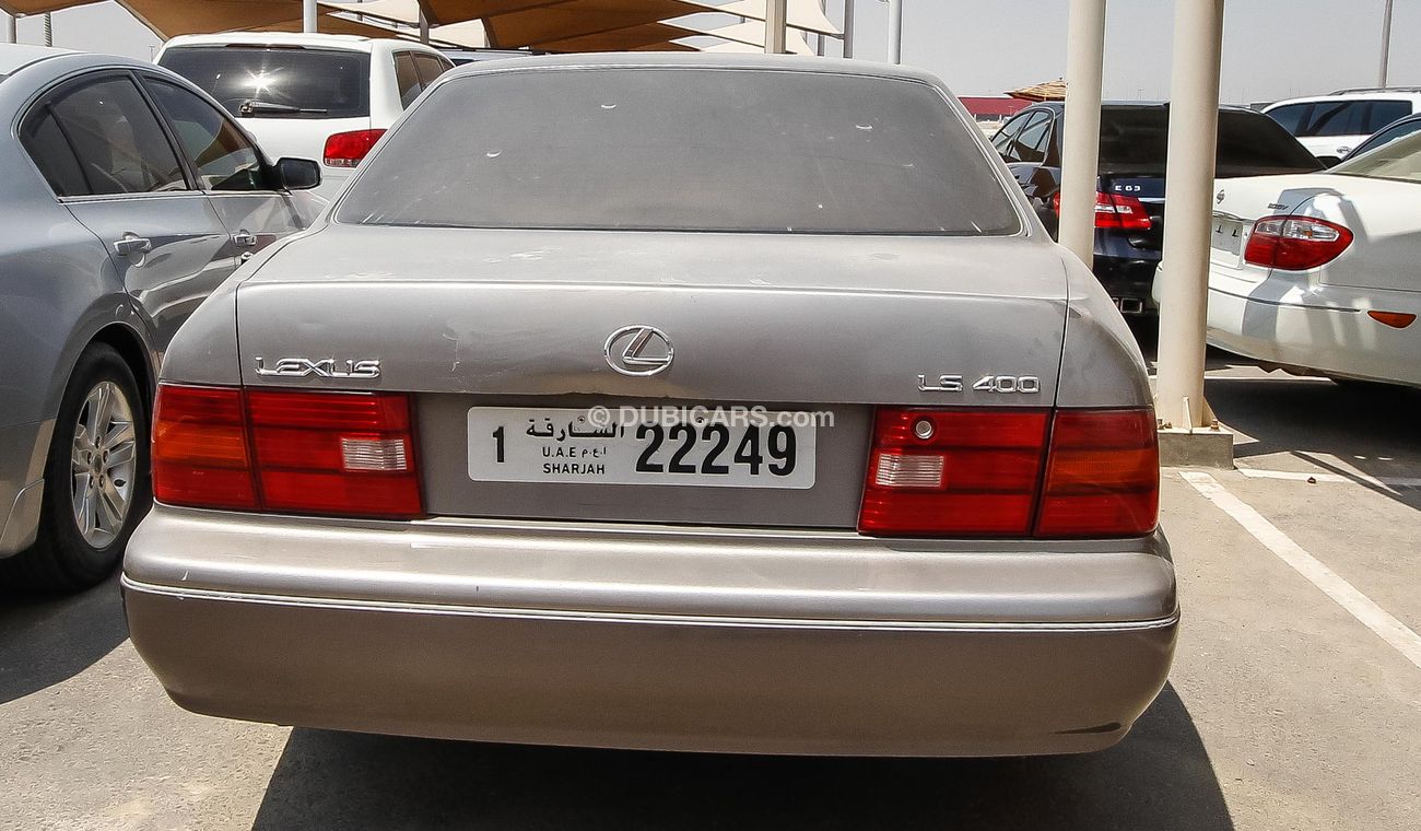 Lexus LS 400