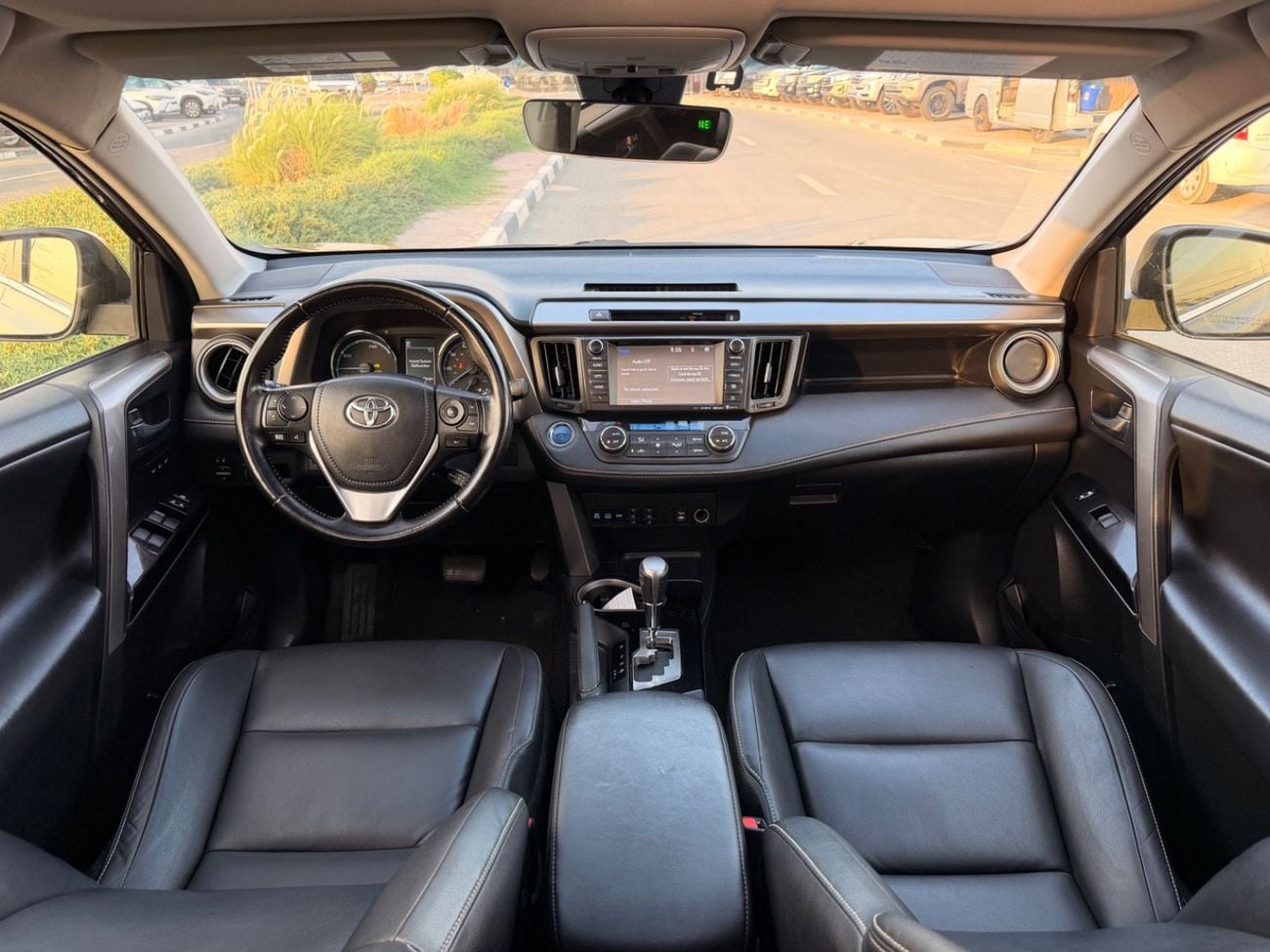 Toyota RAV4 Hybrid Limited 2.5L full option