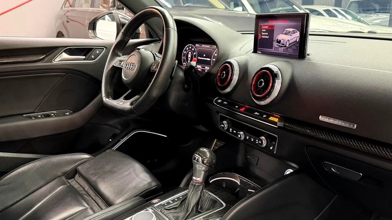 Audi S3 TFSI quattro 2.0L