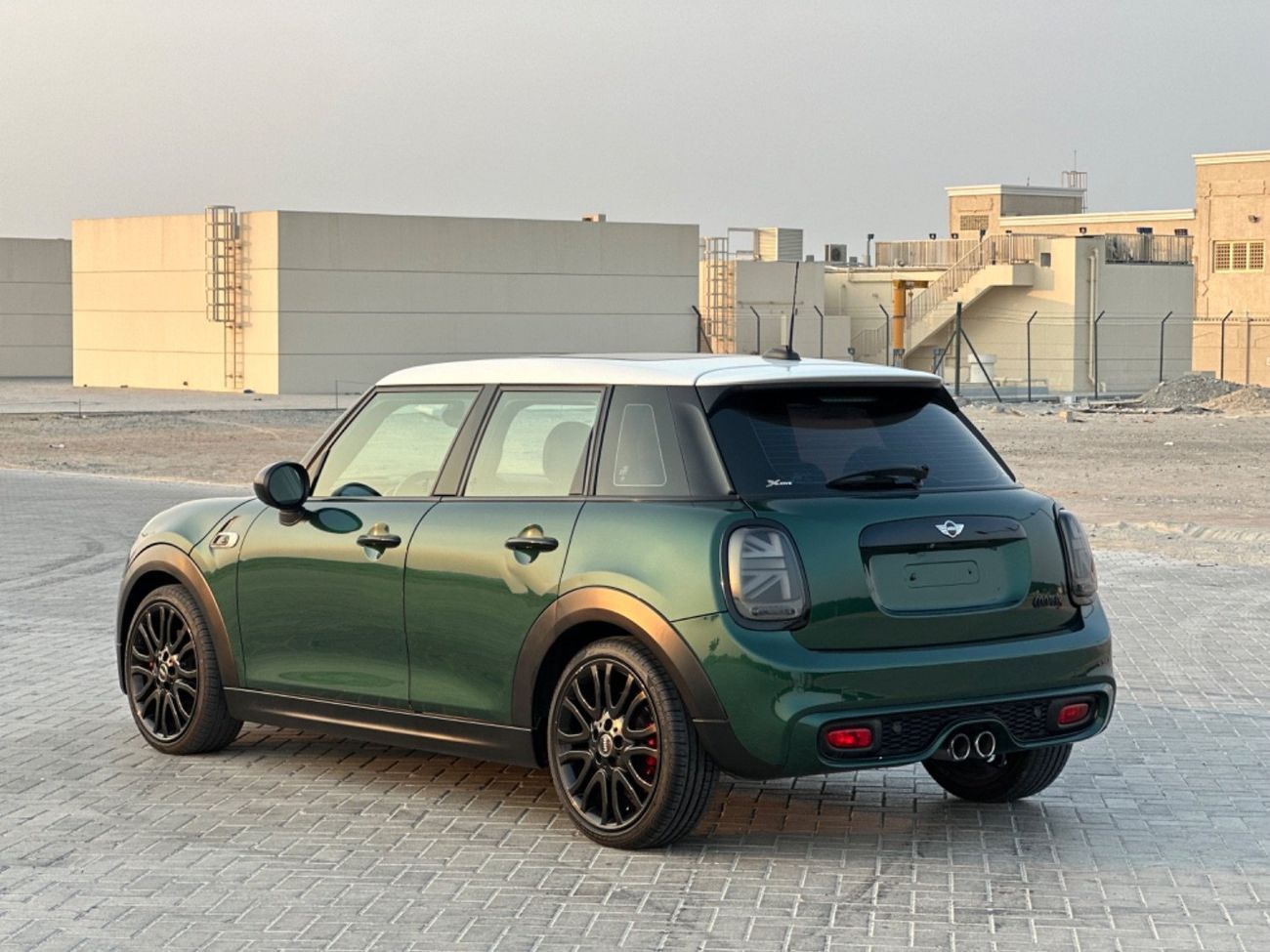 ميني كوبر إس موديل 2015 خليجي فل مواصفات بانوراما السياره حاله ممتازه من الداخل و الخارج فل مواصفات بانوراما