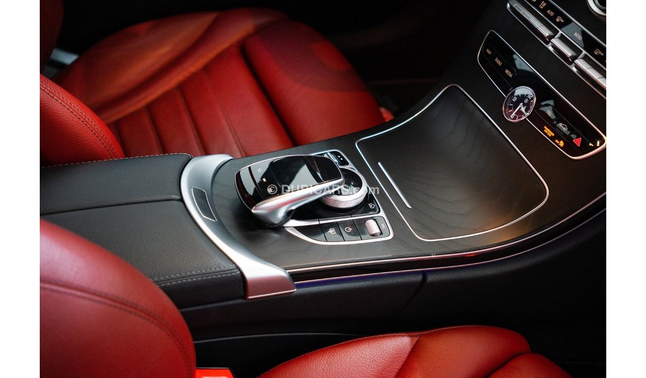 Mercedes-Benz C 200 Std 2020 Mercedes C200 AMG / 5 Mercedes Warranty