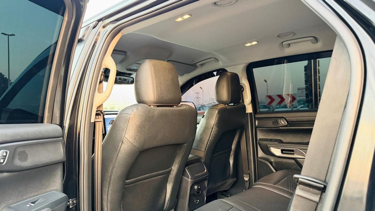 Ford Everest TREND | POWER BACK DOOR | PUSH START | 2.0L DIESEL | BACK CAMERA | DUAL CLIMATE CONTROL | AUTO | RHD