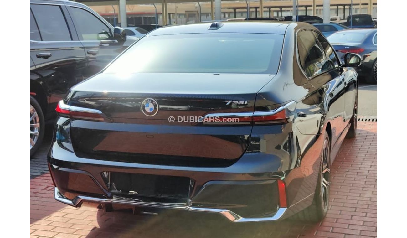 BMW 735 i M Sport 5 years Warranty & Service 2023 GCC