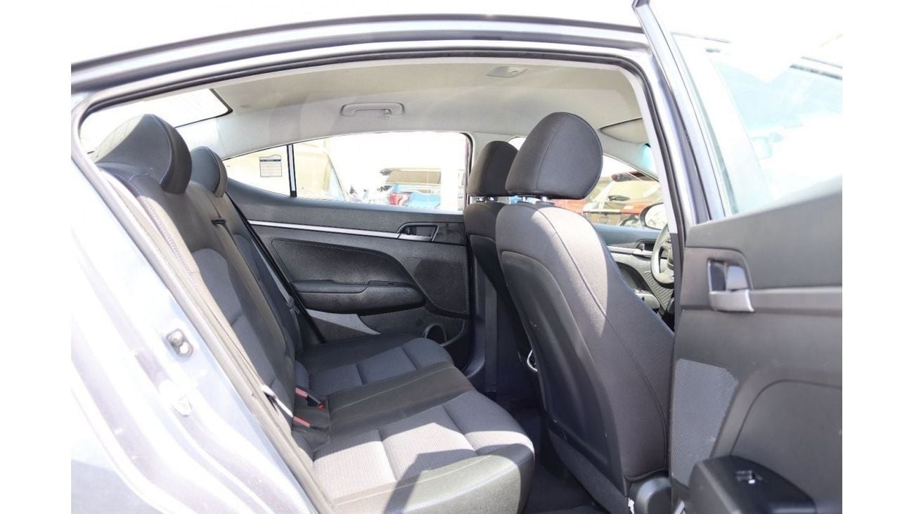 هيونداي إلانترا GL خالية من الحوادث - خليجي - فتحة سقف - مكينة 1600 سي سي - بحالة الوكالة من الداخل والخارج