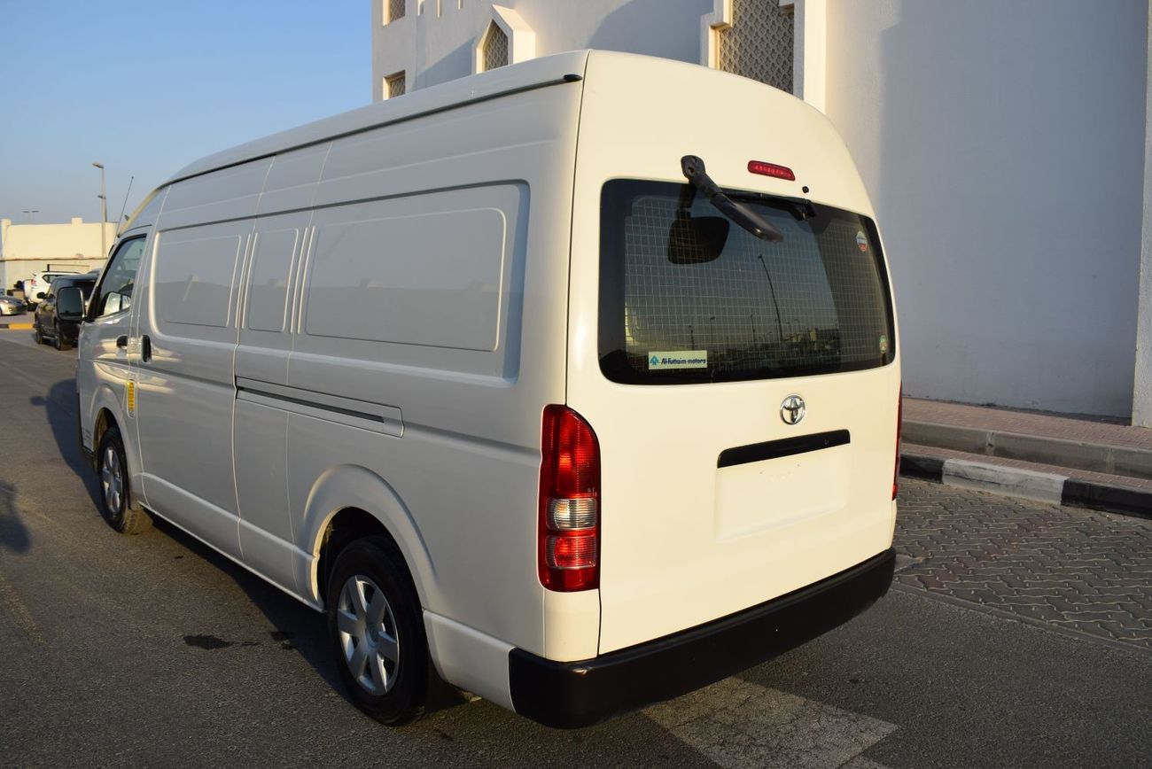 Toyota Hiace GLS - High Roof Toyota Hiace Highroof Van 2.7 ltr, model:2021. Excellent condition