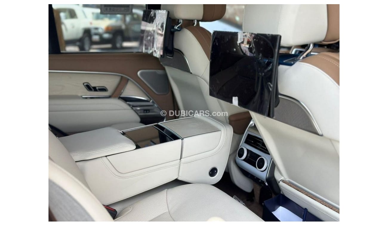 Land Rover Range Rover WHITE ROSE GOLD GCC SPEC UNDER WARRANTY AND SERVICE