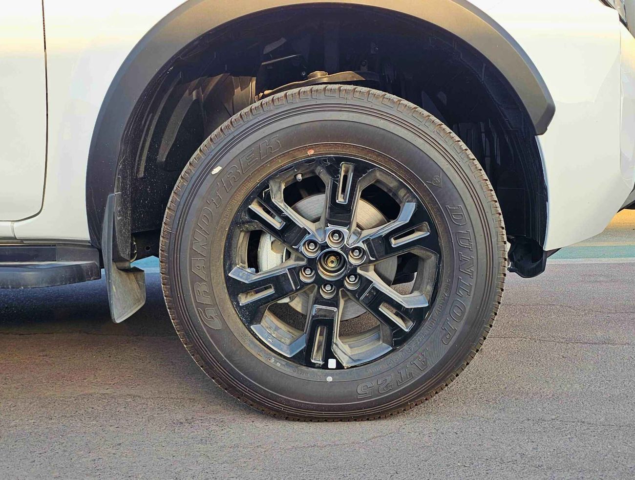 Nissan Navara PRO 4X / A/T / 2.5L V4 DSL / 360* CAMERA / BIG BODY / BED LINER / BODY KIT (CODE # 69081)