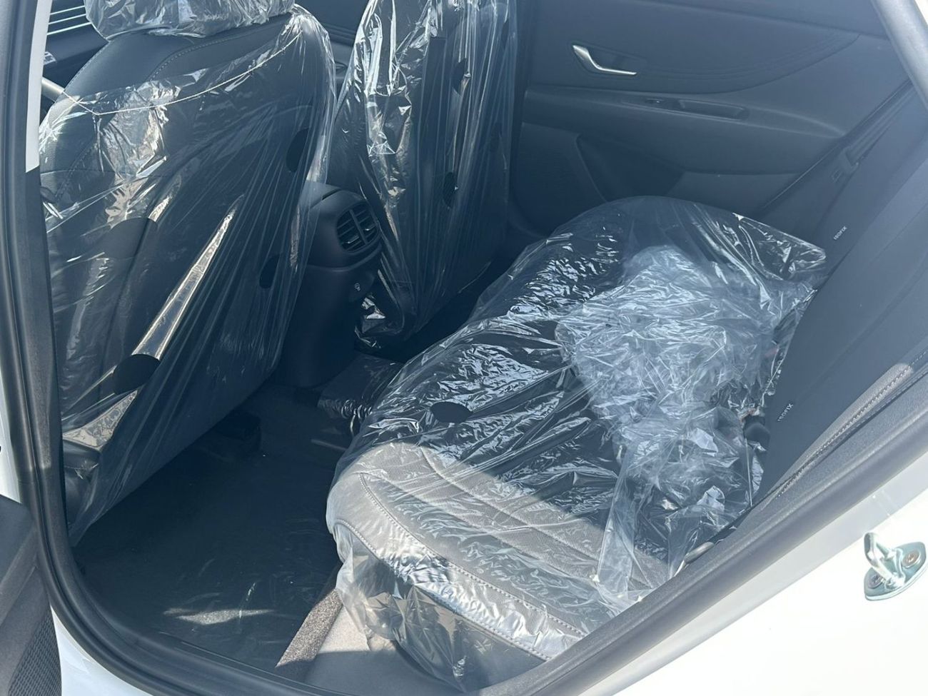 Hyundai Elantra 1.5 LUXURY PREMIUM , BIG SCREEN, SEAT HEATING, ELECTRIC SEAT, LEATHER SEAT, FULL OPTION,MODEL 2025