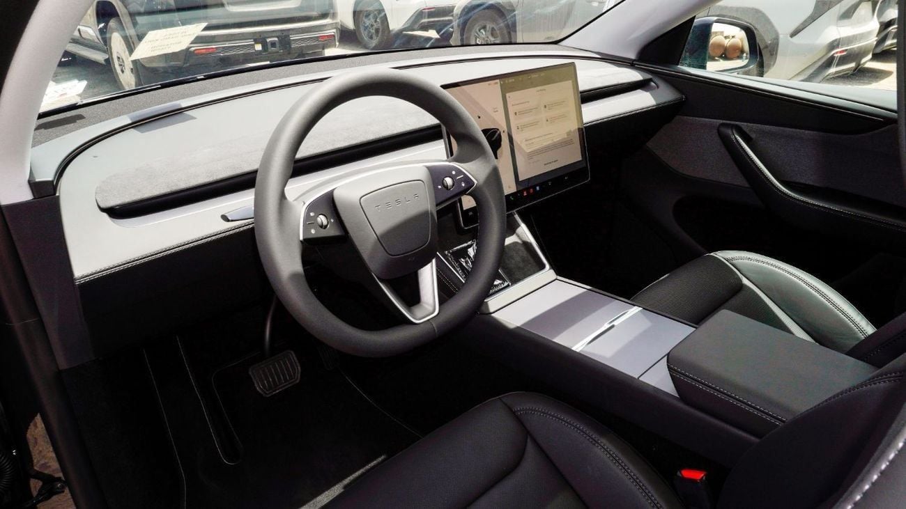 Tesla Model Y Real-Wheel Drive || Standard Range ( 593 KM ) || Brand New