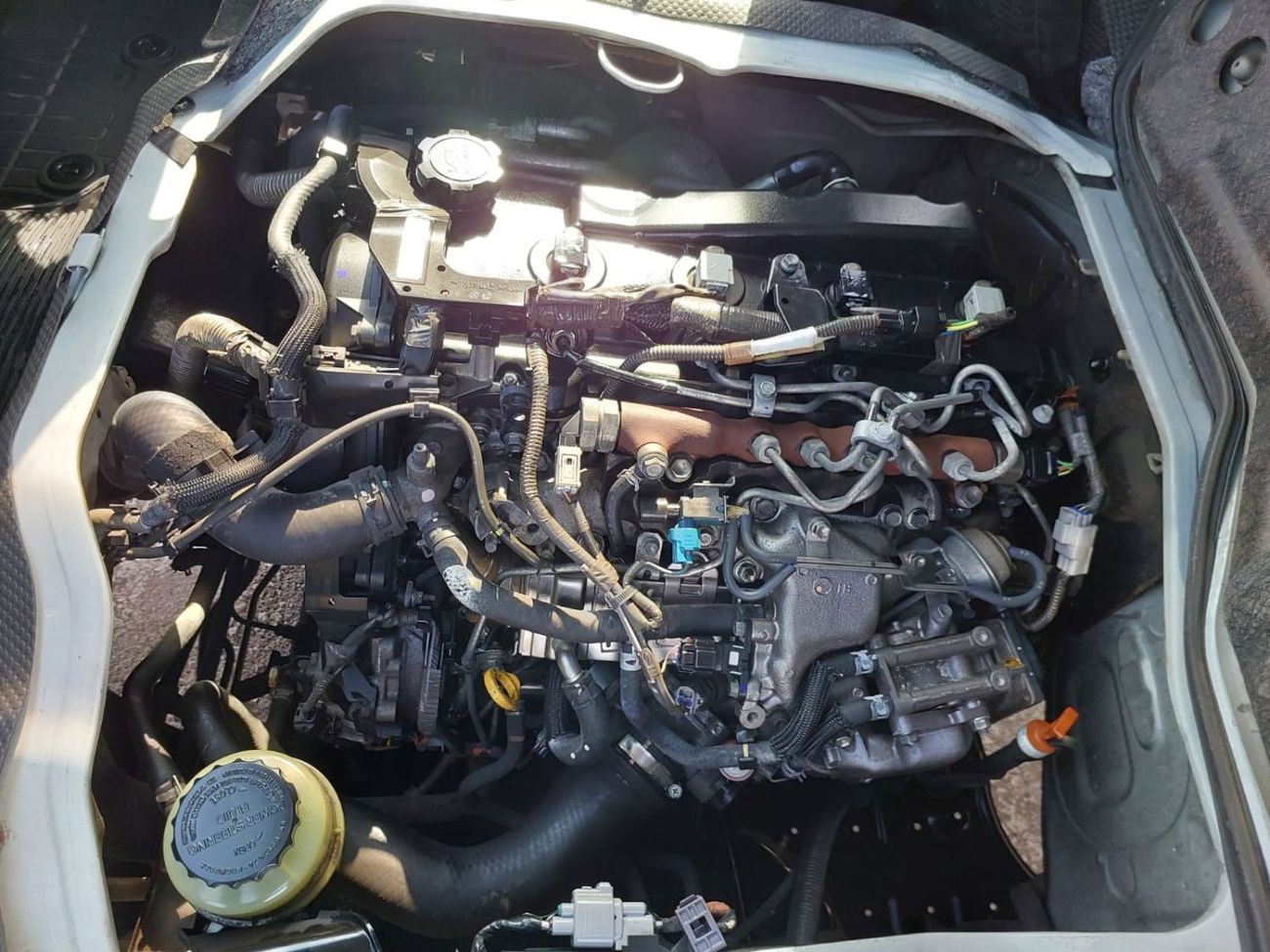 تويوتا هاياس TOYOTA HIACE VAN RHD 2015 MODEL 3.0 L DIESEL AUTOMATIC(PM15731)