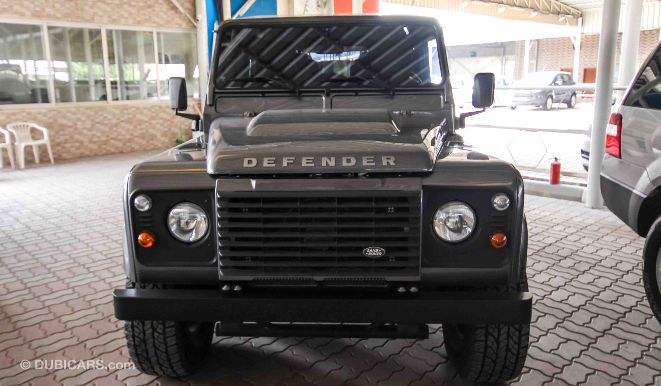 Land Rover Defender