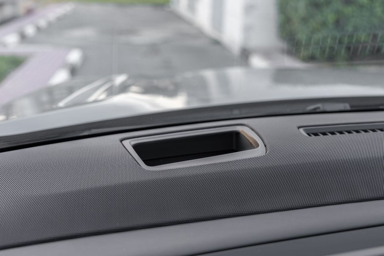 Cadillac Escalade Escalade-V 6.2L Cadillac Escalade | V | 2025 | GCC | Warranty available with Al Kendy + Service Cont