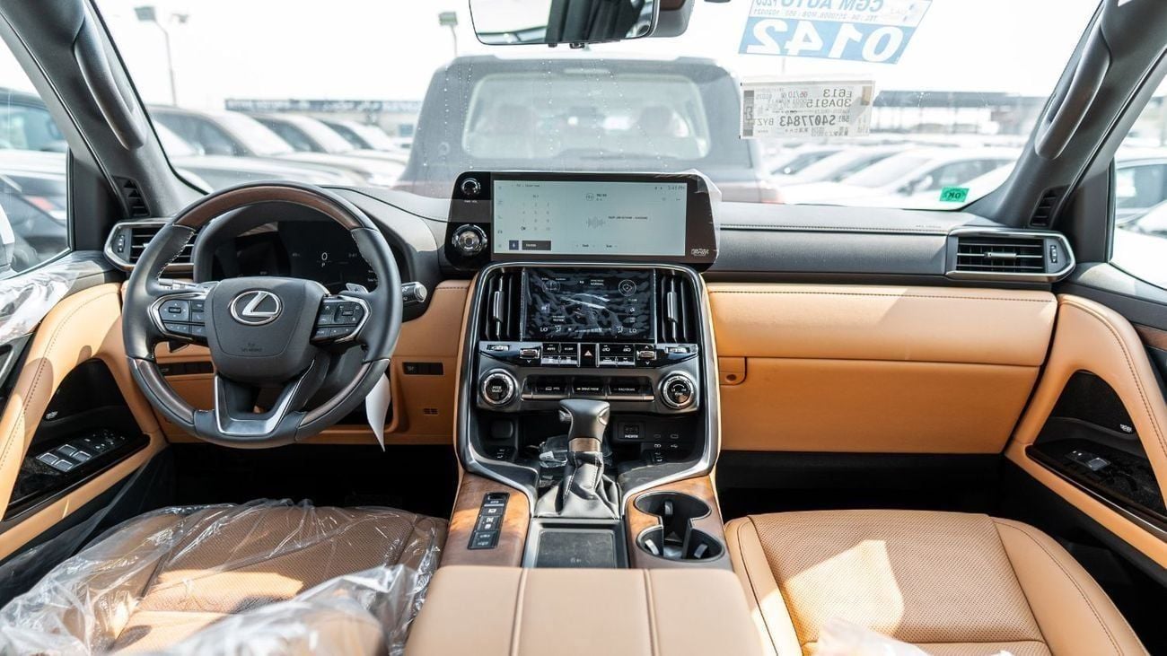 Lexus LX 600 2026 Lexus LX600 Signature 3.5L Petrol AT White-Tan (Wooden Accent)