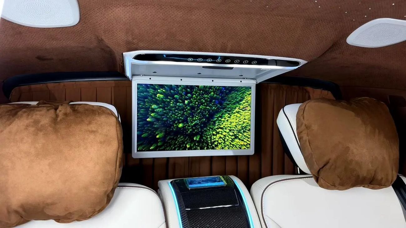 مرسيدس بنز V 300 ARRIVAL MODEL VIP MERCEDES GCC V300 with ADDITIONAL REAR AC - 2 Years Warranty by VLINE