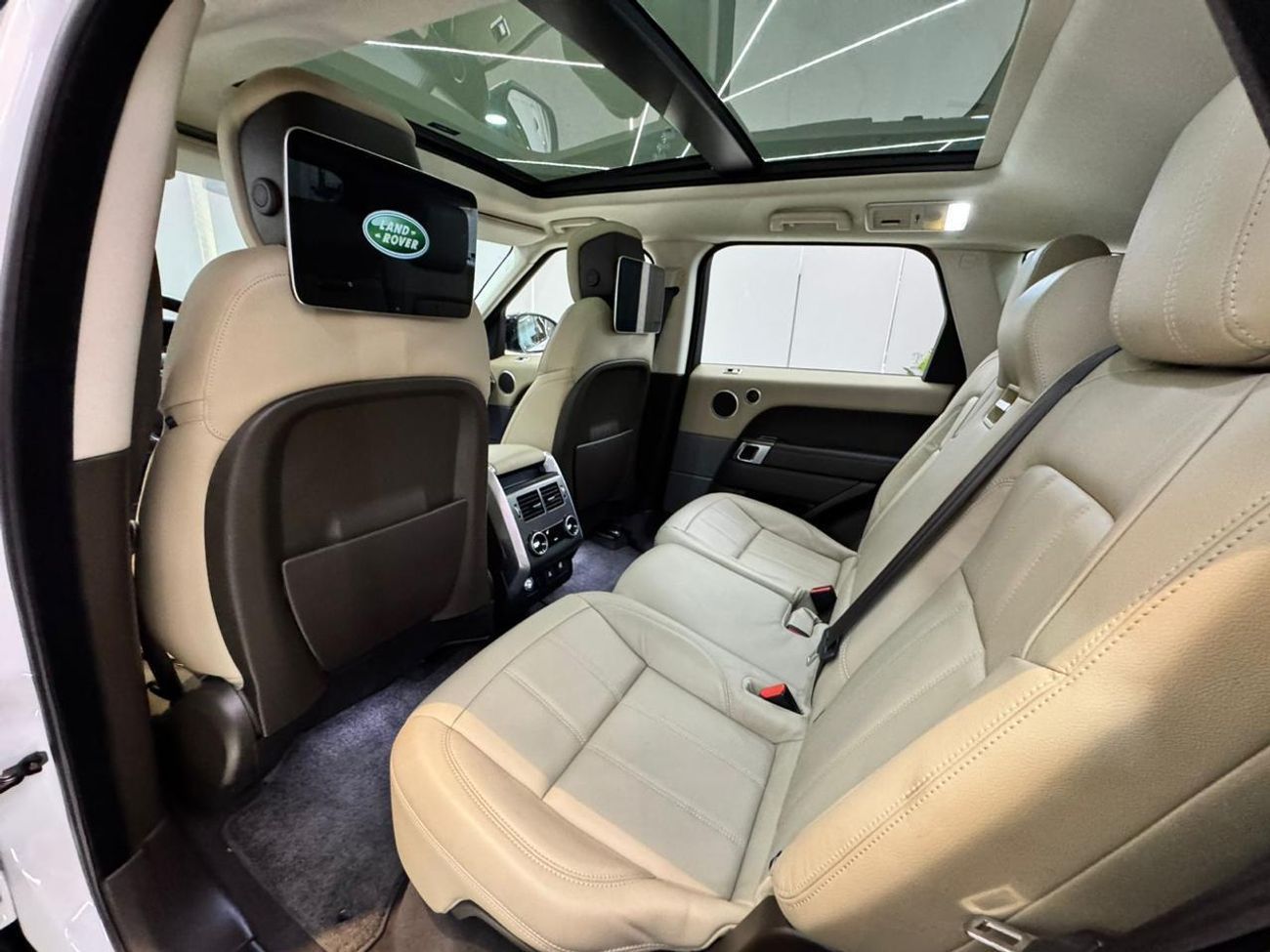 لاند روفر رينج روفر سبورت Autobiography Dynamic P400 3.0L AUTOBIOGRAPHY SUPERCHARGED RANGE ROVER SPORT || GCC || TOP RANGE ||