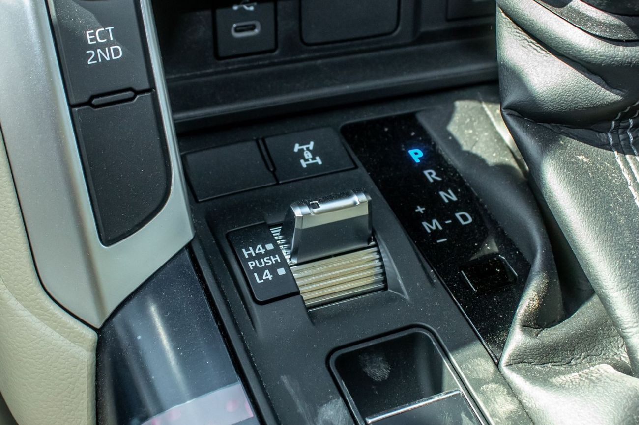 Toyota Land Cruiser GX 3.3L