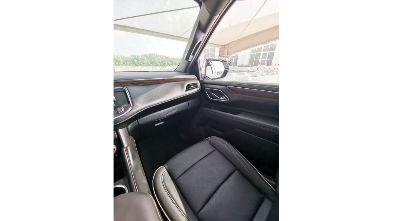 Chevrolet Suburban Chevrolet Premier Suburban - 2023 - Green