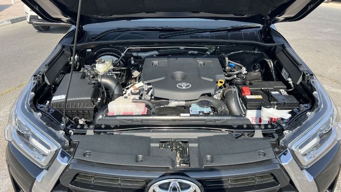 تويوتا هيلوكس S GLX 2.8L 4WD M/T