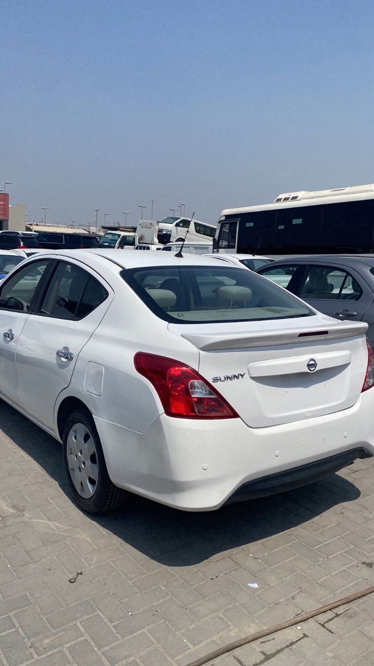 Nissan Sunny SV
