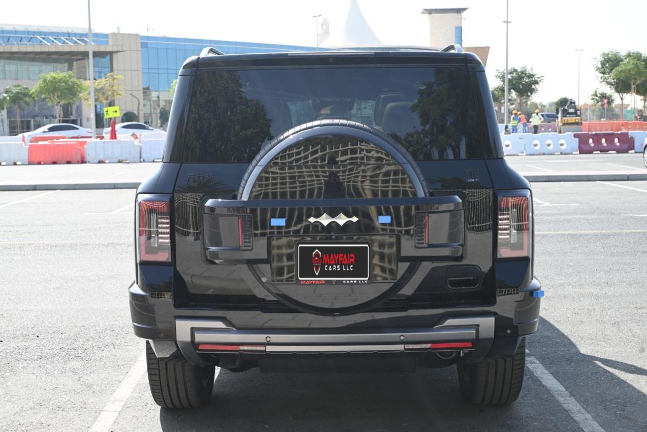 BYD Leopard 8 Smart and Brave Flagship Edition (7 Seats) 3,840 AED - BYD LEOPERD 8 2025- FLAGSHIP EDITION - HYBRID