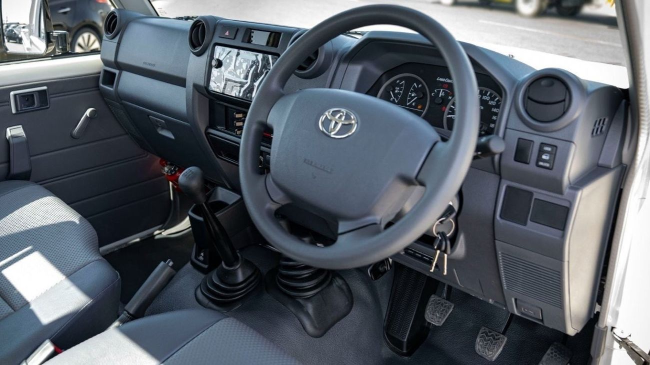 Toyota Land Cruiser Pick Up (RHD) TOYOTA LAND CRUISER LC79SC 4.2D MT MY2023 – WHITE