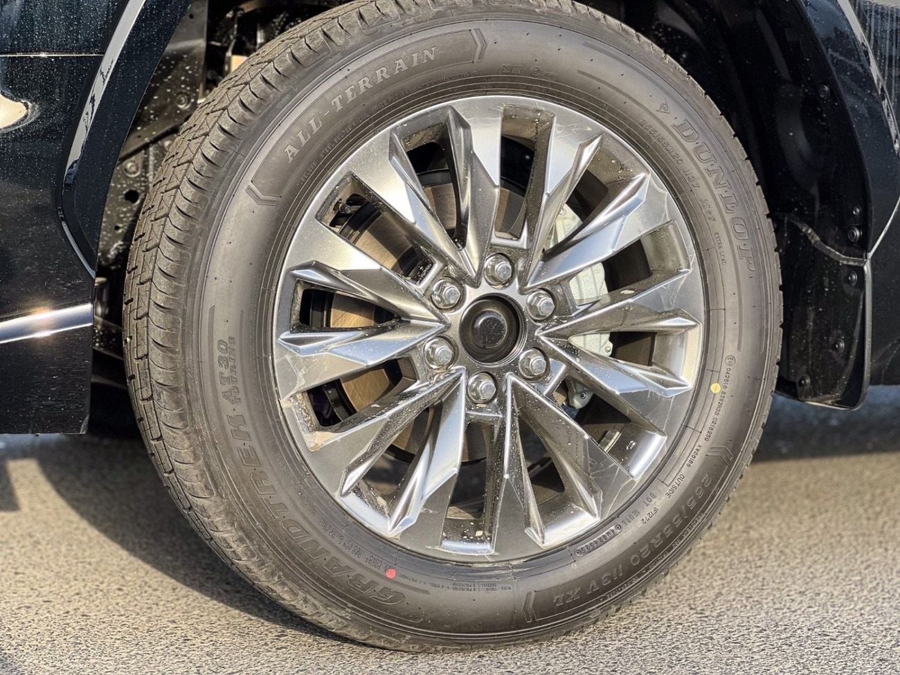 Toyota Land Cruiser VX TOYOTA LAND CRUISER LC300 VX 4.0 OMAN SPEC