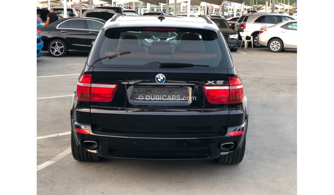 بي أم دبليو X5 موديل 2010 خليجي فل مواصفات كراسي جلد ومثبت سرعه وتحكم كهربي كامل ونظام صوت ممتاز وكاميرا خلفيه