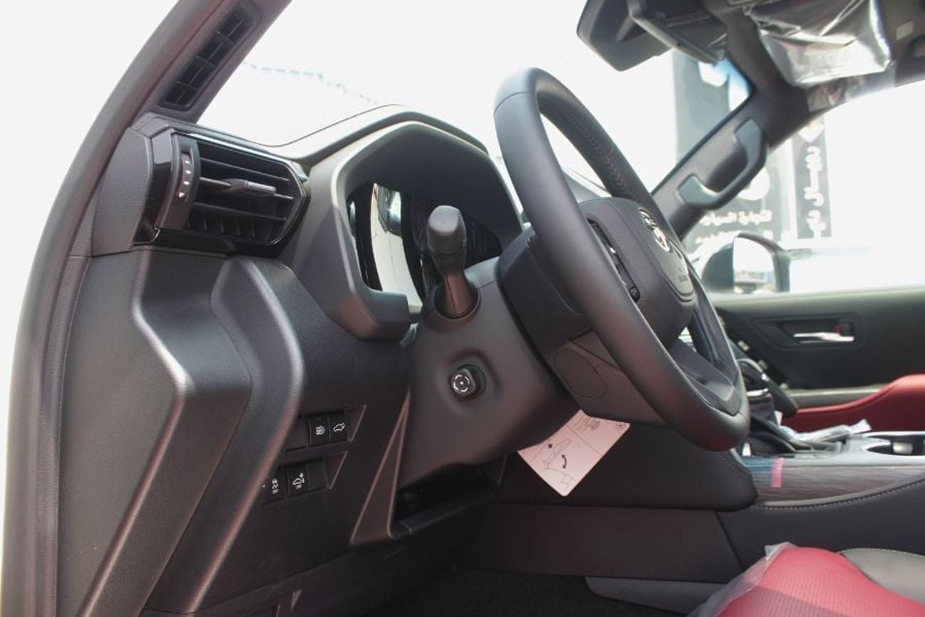 Toyota Land Cruiser VXR , UNDER WARRANTY FROM AL FUTTAIM