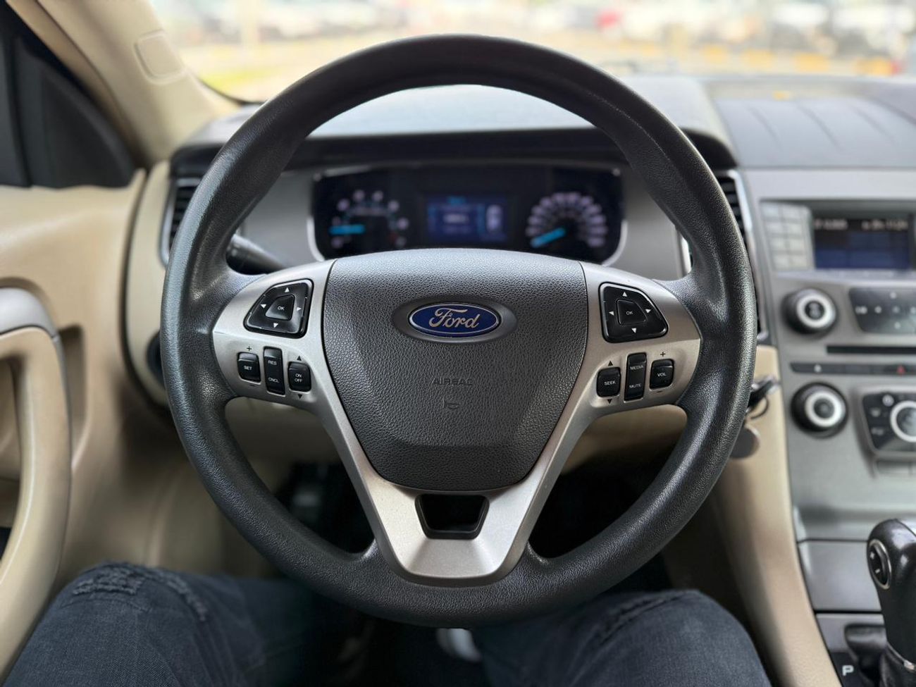 Ford Taurus 2013 FORD TAURUS GCC WELL MAINTAINED ONE OWNER