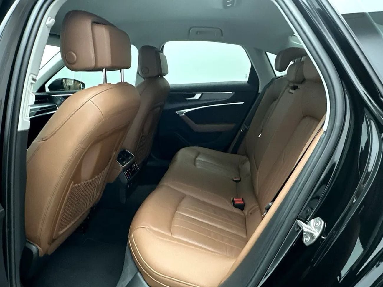 أودي A6 40 TFSI 2.0L Sedan Advanced 40 TFSI 190hp Business (Ref# 003795) EXCLUSIVE RAMADAN OFFER