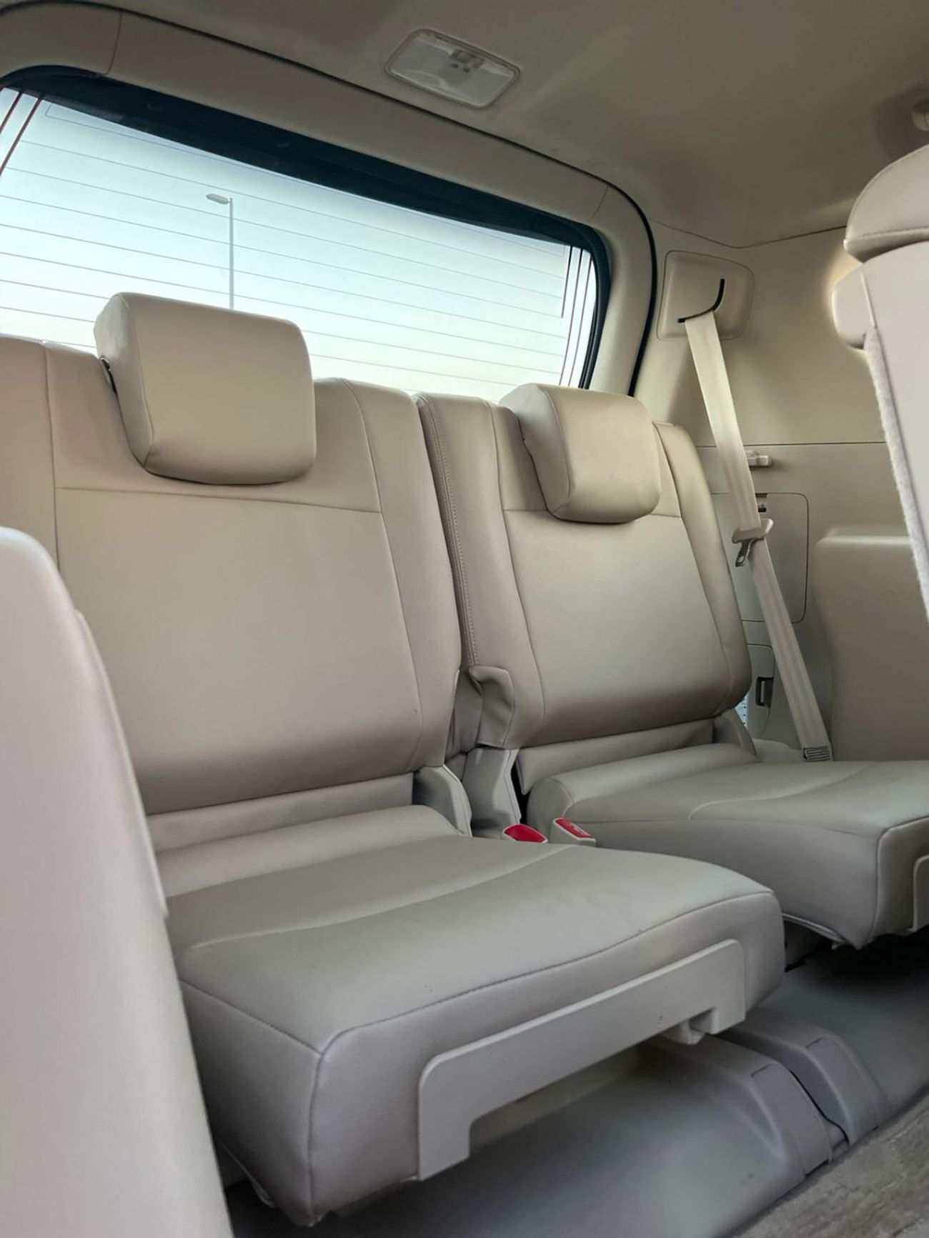 Toyota Prado 2019 Toyota Prado TXL 2.7L V4 - AWD 4x4 - GCC - Full Screen - Leather seat  - 7 Seater