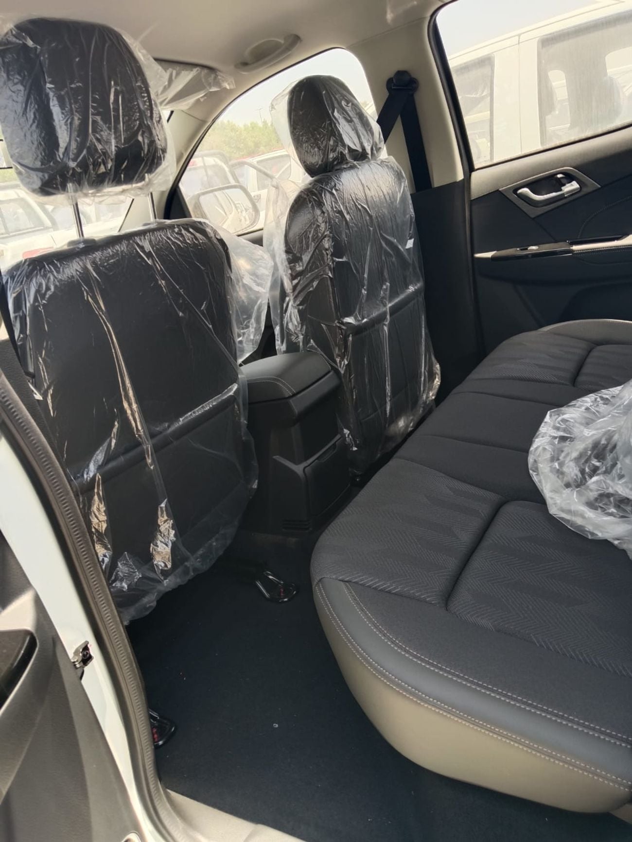 إيسوزو Re-max (non Gcc) 2.8L 4 Cyl Pick Up Truck RWD 5 Seats 4 Doors