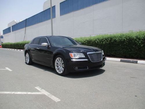Chrysler 300C Chrysler 300C model 2014 gulf space , full options V8 HEMI