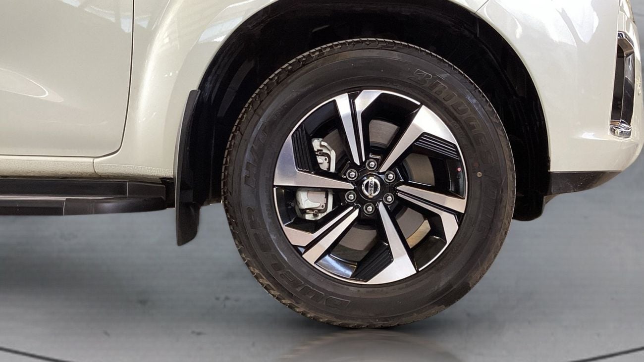 نيسان إكستيرا 2.5 4WD PLATINUM AUTO | شامل الضمان | 0 ﺪﻔﻋﺓ ﺃﻮﻟﻯ