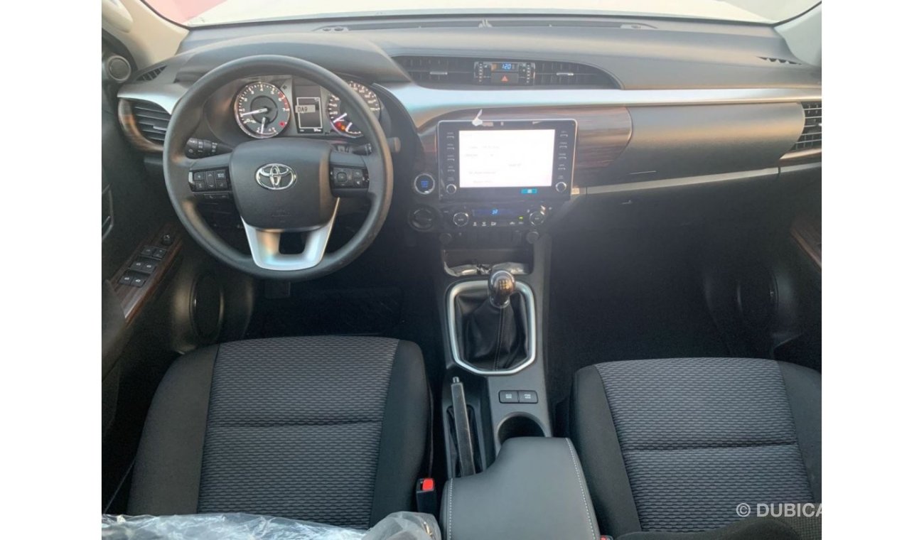 تويوتا هيلوكس Toyota Hilux Pick Up M/T 2.7L V4 Gasoline Full Option