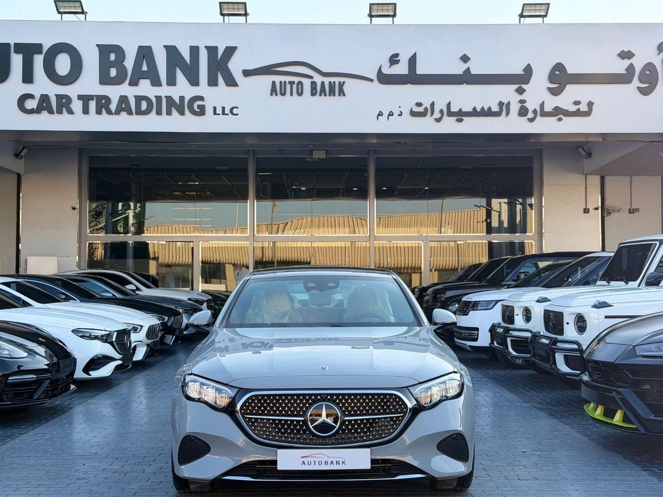 مرسيدس بنز E200 STD 2.0L