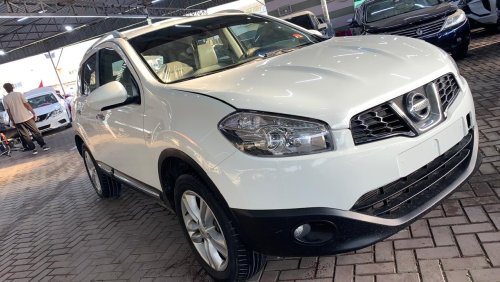 Nissan Qashqai very clean gcc