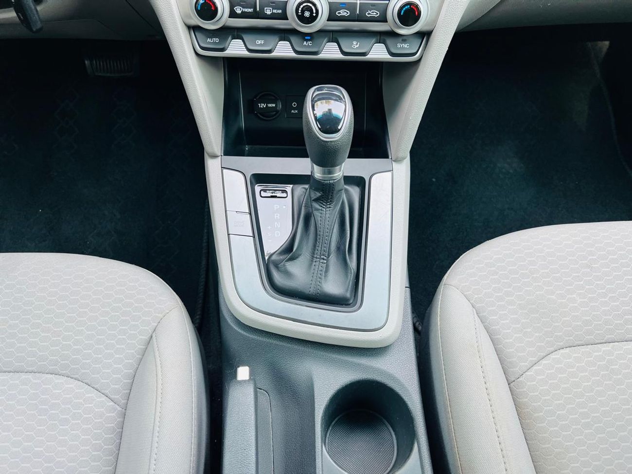 هيونداي إلانترا GLS 2.0L