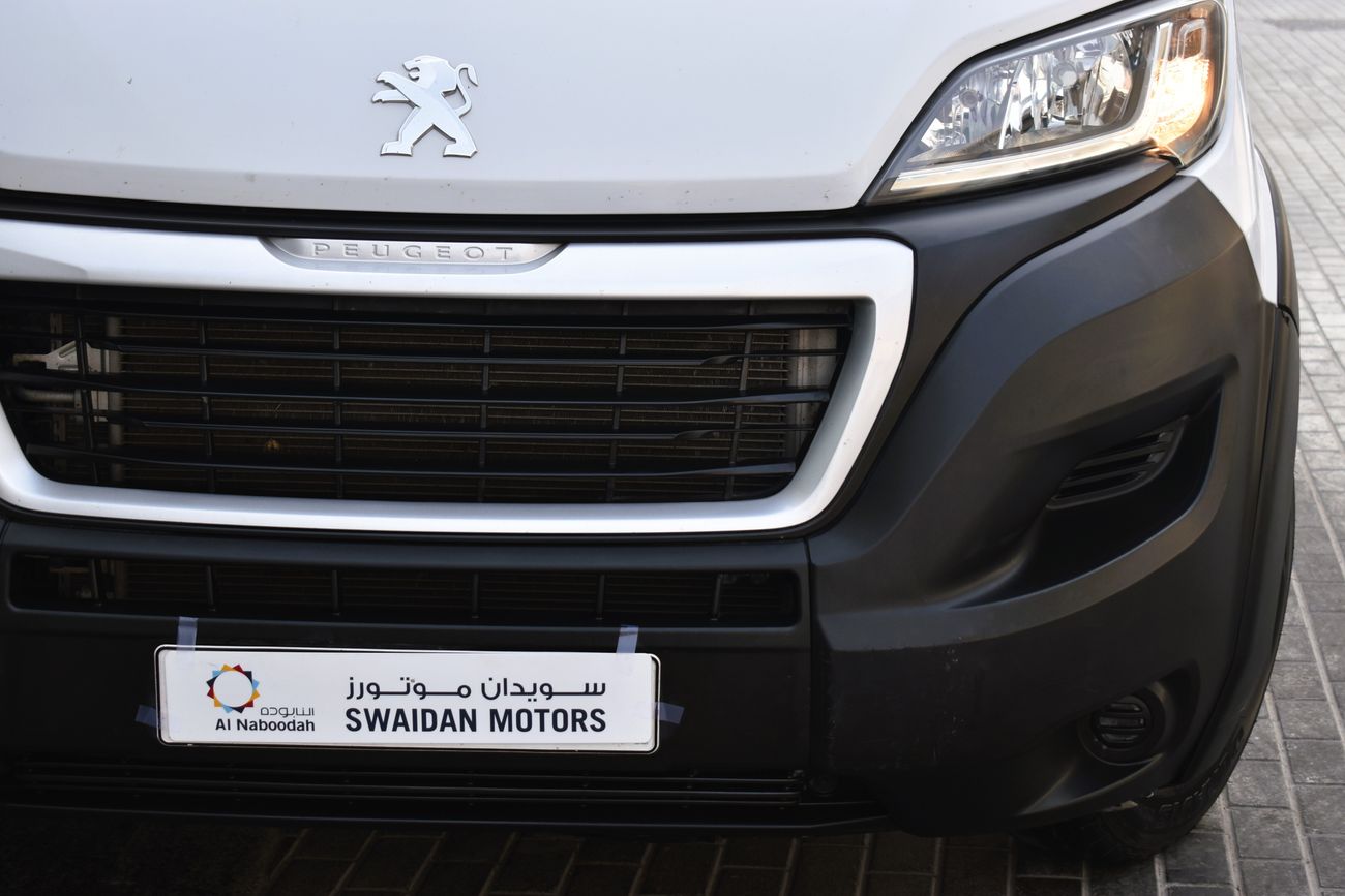 Peugeot Boxer AED 1279 PM | 2.2L L4 H3 GCC AGENCY WARRANTY UP TO 2026 OR 100K KM