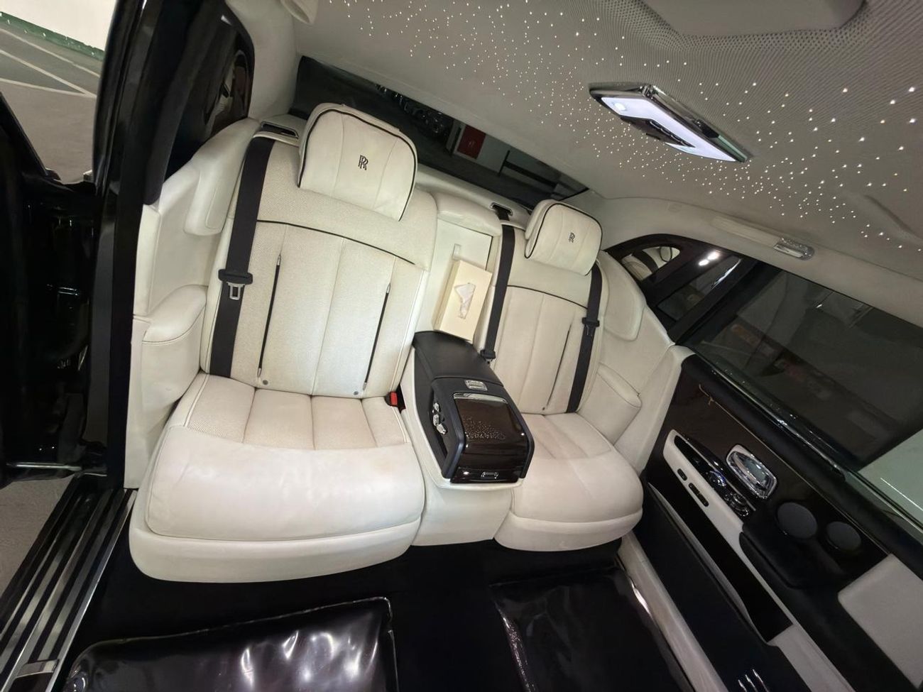 Rolls-Royce Phantom EWB 6.8L